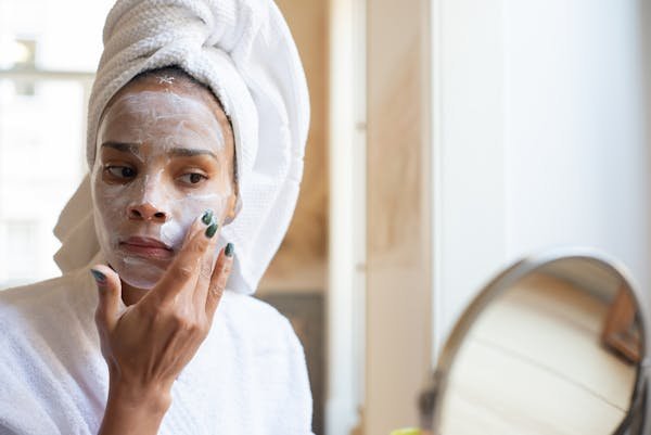 Vitamine c pour le visage : éclat et jeunesse en un geste !